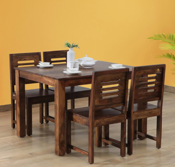 Caps 4 seater dining Set